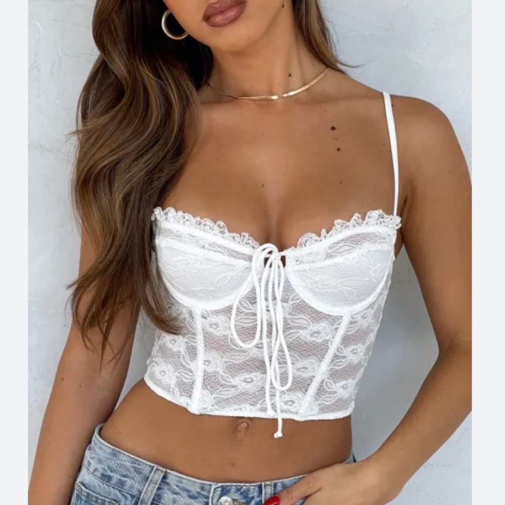White Fox - Big Time Love Bustier (white)
Size Medium